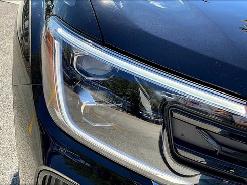 New 2026 Volkswagen Atlas Cross Sport SE image 13