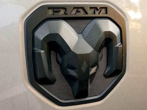 Used 2020 RAM 1500 Laramie AWD/4WD image 47