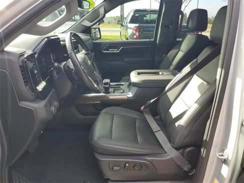 Certified 2022 Chevrolet Silverado 1500 LT w/ Leather Package image 16