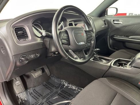 Used 2022 Dodge Charger SXT image 2