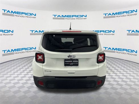 Used 2023 Jeep Renegade Latitude image 4