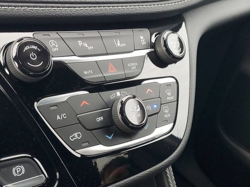 Used 2026 Chrysler Pacifica Limited w/ S Appearance Package FWD image 33