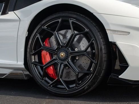 Used 2021 Lamborghini Aventador SVJ image 12