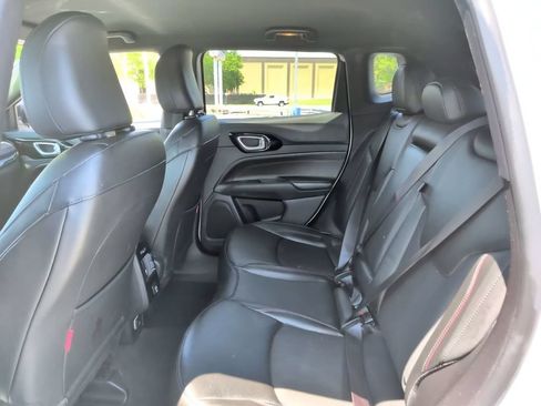 Used 2025 Jeep Compass Trailhawk AWD/4WD image 12
