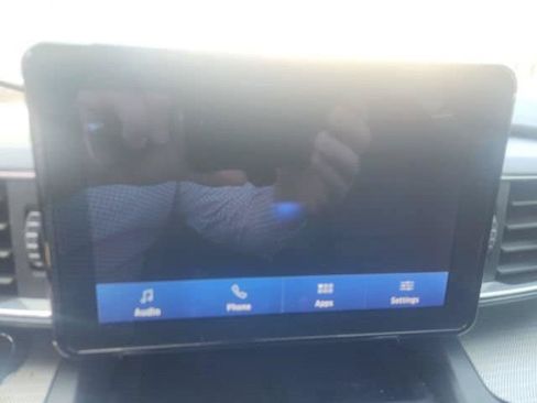 Used 2020 Ford Explorer XLT w/ Equipment Group 202A RWD image 9