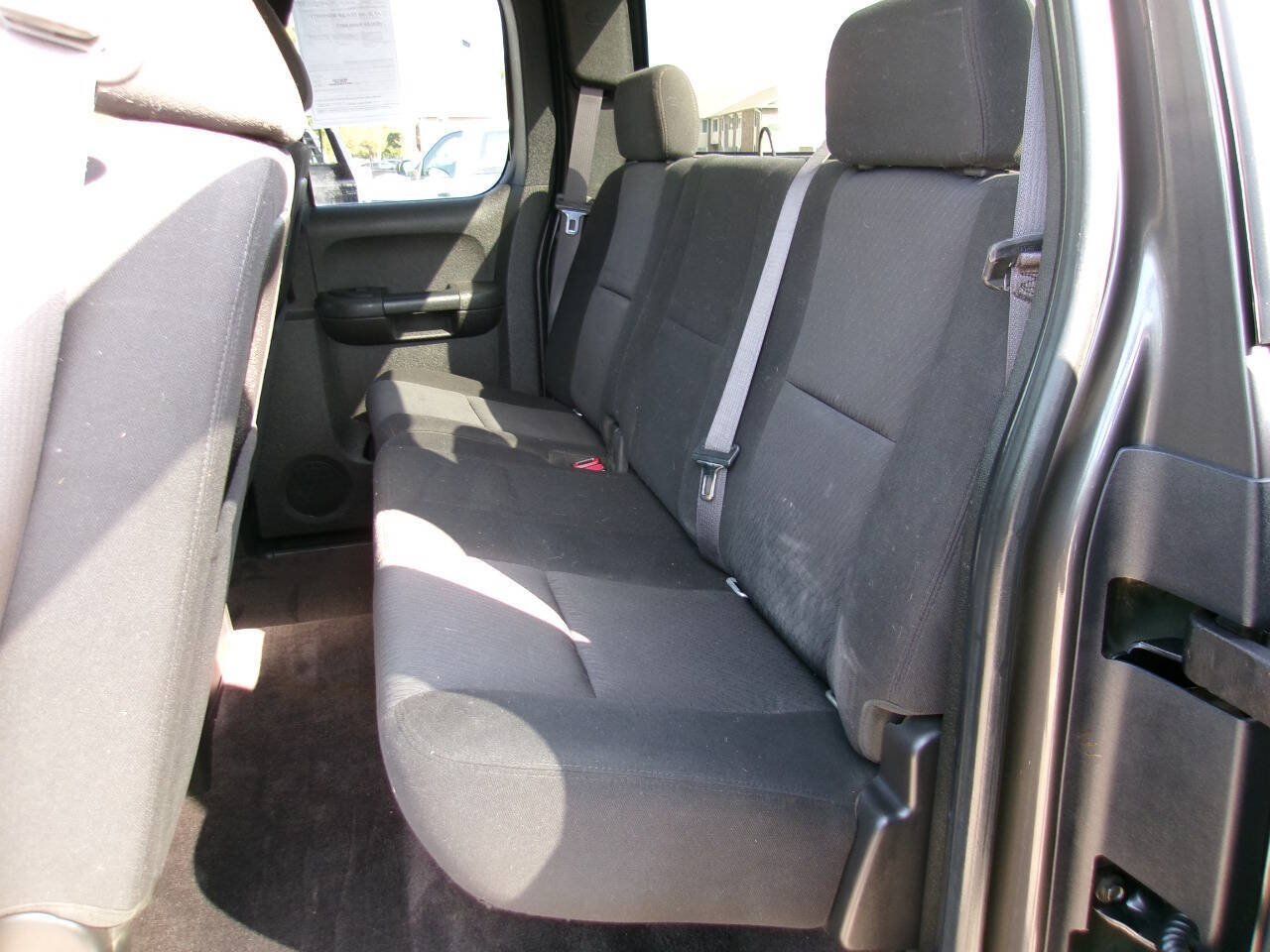 Used 2011 Chevrolet Silverado 2500 LT AWD/4WD image 13