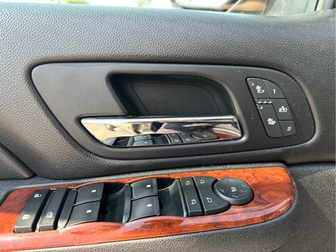 Used 2013 Chevrolet Suburban LT AWD/4WD image 13