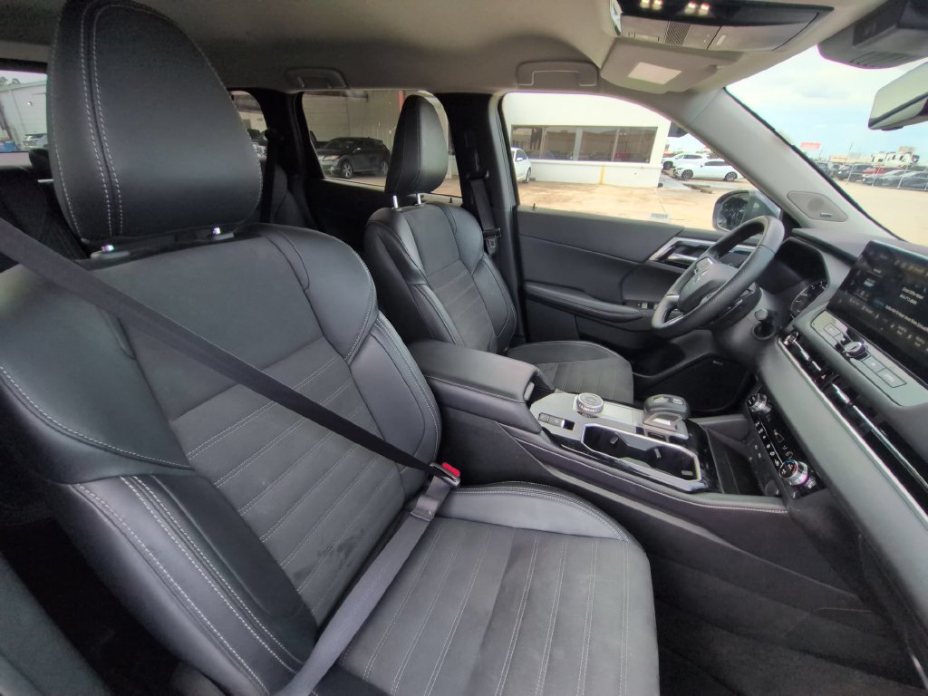 Used 2025 Mitsubishi Outlander SE AWD/4WD image 30