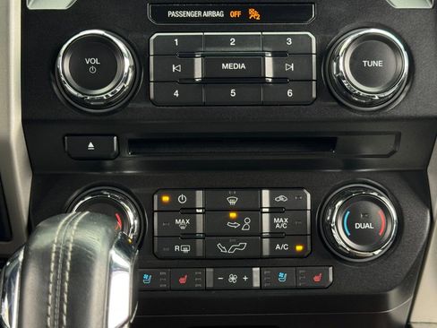 Used 2018 Ford F150 Lariat image 18