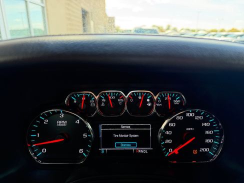 Used 2017 GMC Yukon XL SLT image 10