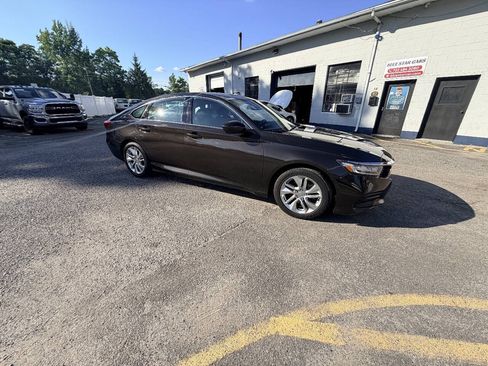 Used 2018 Honda Accord LX image 12