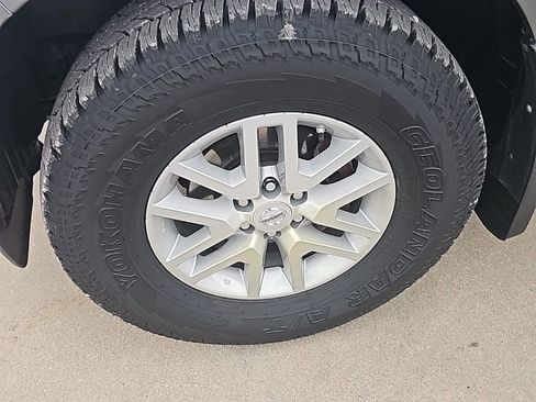 Used 2018 Nissan Frontier SV w/ Value Truck Package AWD/4WD image 5