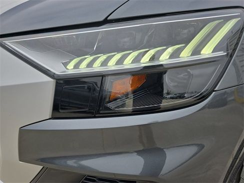 Used 2022 Audi SQ8 Prestige image 29