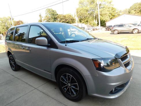 Used 2018 Dodge Grand Caravan GT FWD image 11