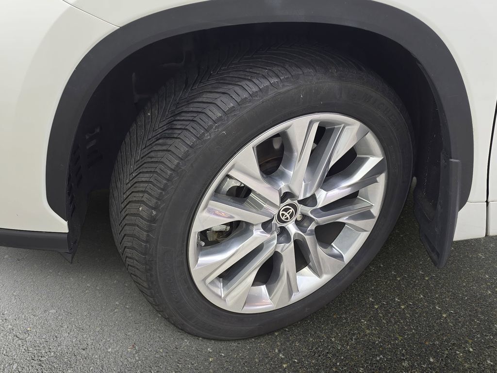 Used 2022 Toyota Highlander Limited w/ Protection Package #3 (TMS) AWD/4WD image 34