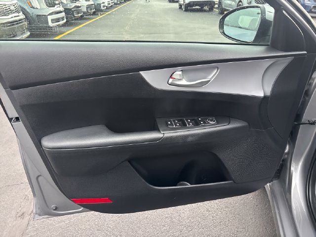 Used 2024 Kia Forte LXS FWD image 13