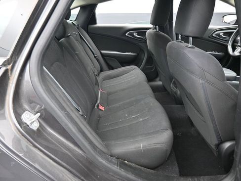 Used 2015 Chrysler 200 Limited w/ Convenience Group image 35