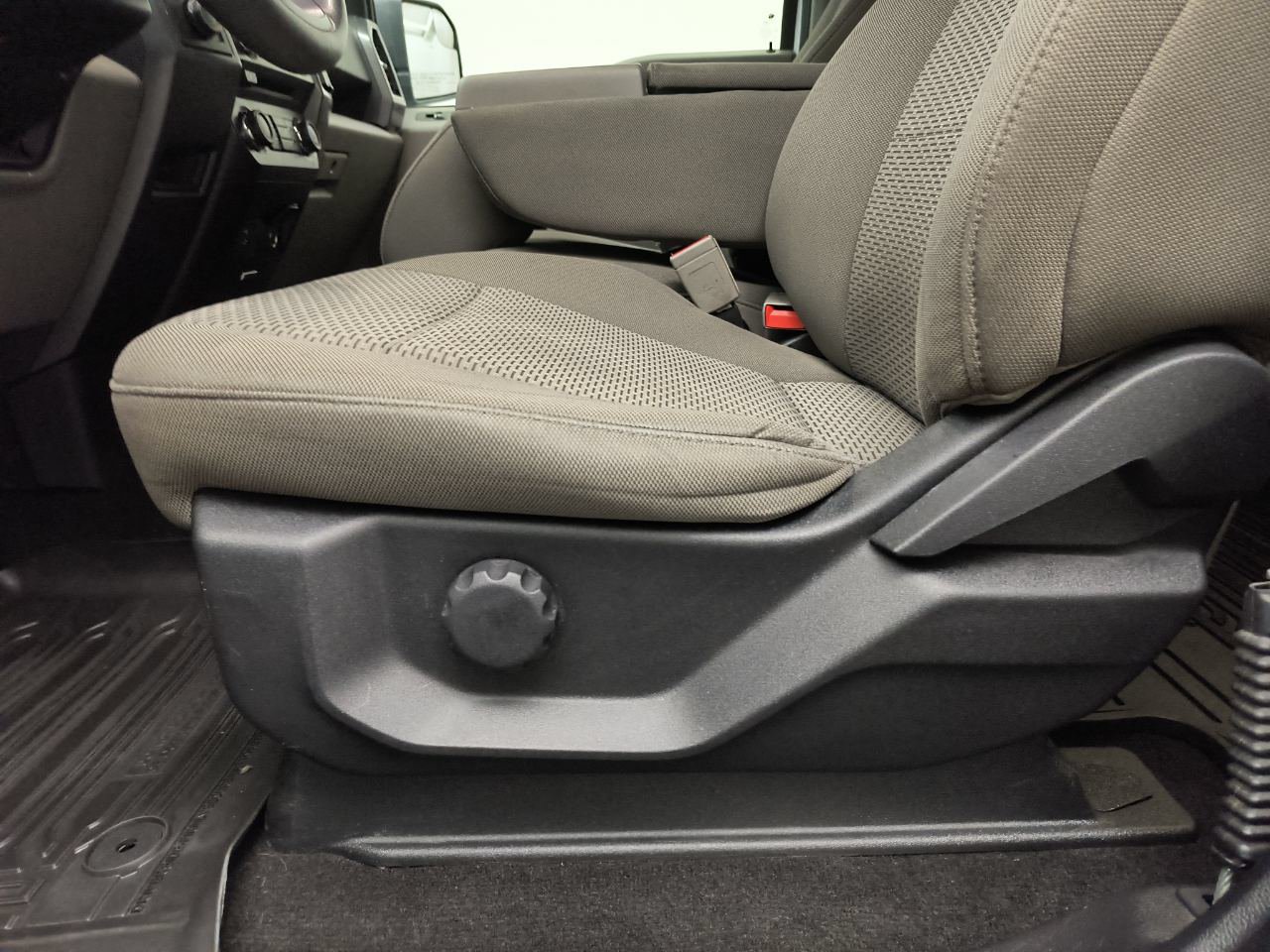 Used 2018 Ford F150 XLT AWD/4WD image 16