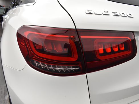 Used 2022 Mercedes-Benz GLC 300 4MATIC image 8