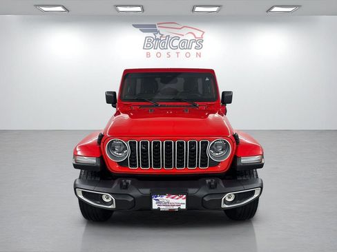 Used 2025 Jeep Wrangler Unlimited Sahara w/ Safety Group AWD/4WD image 2