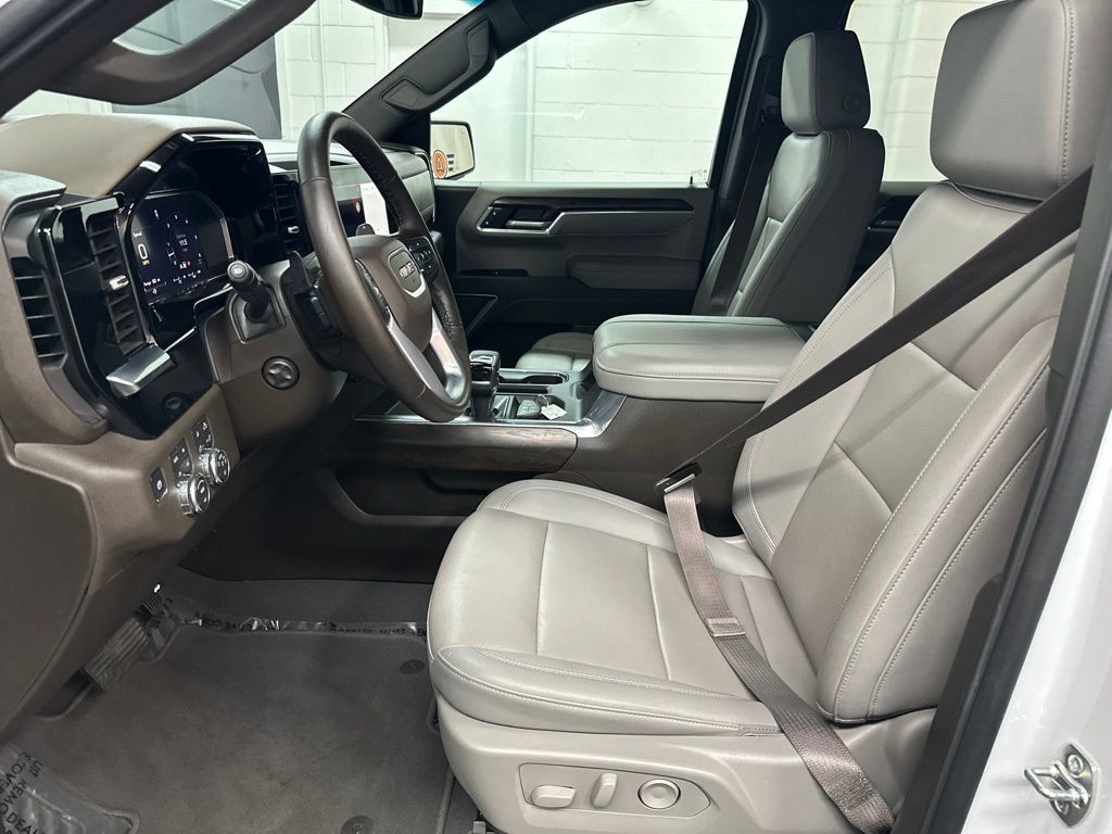 Used 2026 GMC Sierra 1500 SLT w/ SLT Premium Plus Package AWD/4WD image 19