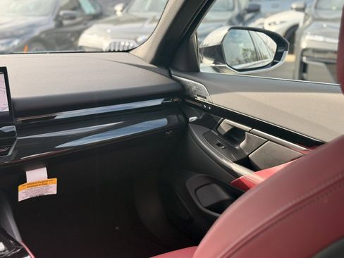 Certified 2025 BMW 530i w/ Premium Package image 20