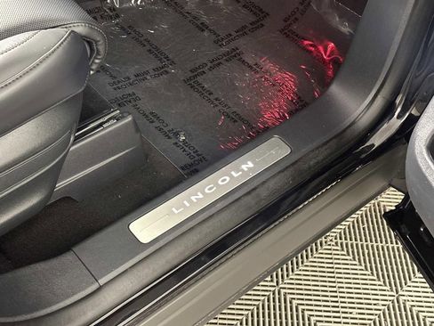 Used 2025 Lincoln Aviator Reserve w/ Equipment Group 201A image 24