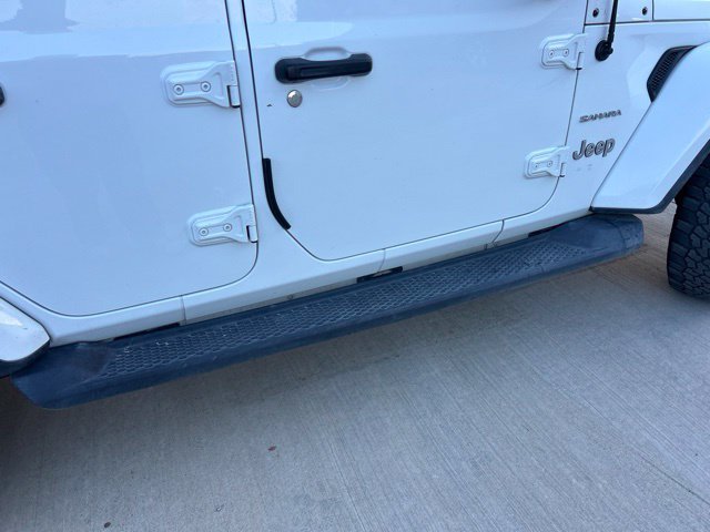 Used 2018 Jeep Wrangler Unlimited Sahara AWD/4WD image 3