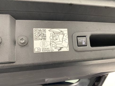 Certified 2022 Toyota Sienna XLE image 32