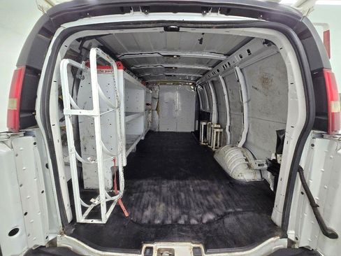 Used 2017 Chevrolet Express 2500 Extended RWD image 11
