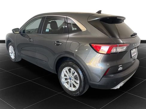 Used 2020 Ford Escape SE FWD image 3