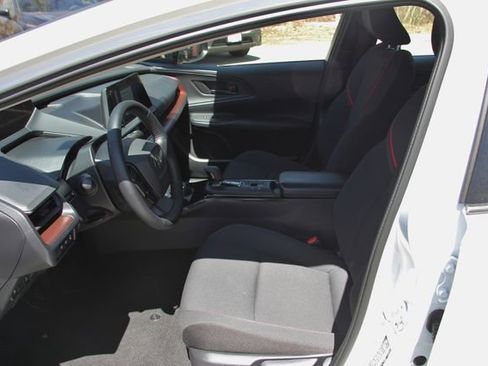 Used 2024 Toyota Prius Prime FWD image 17