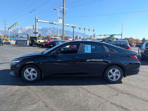 Used 2023 Hyundai Elantra SE FWD image 8