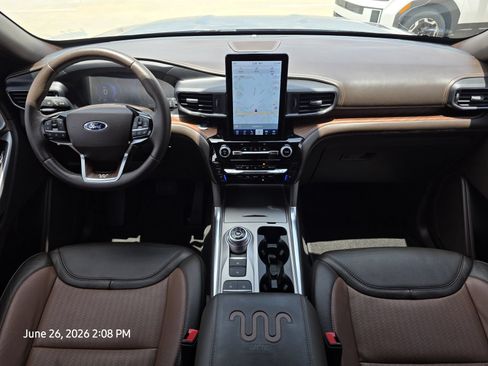 Used 2022 Ford Explorer King Ranch RWD image 12