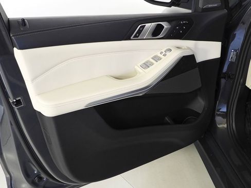 Used 2023 BMW ALPINA XB7 AWD/4WD image 11