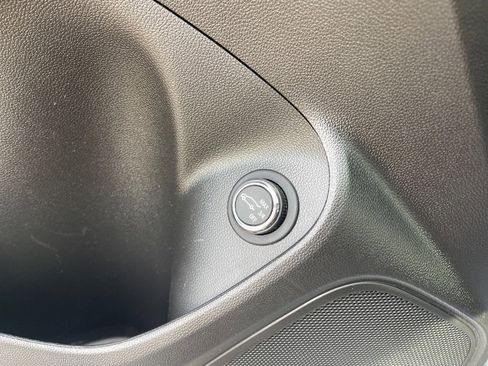 Used 2023 Buick Encore GX Select w/ Sport Touring Package image 32