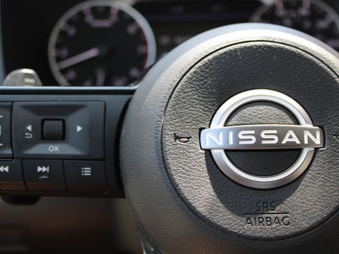 Used 2023 Nissan Rogue SL w/ SL Premium Package FWD image 19