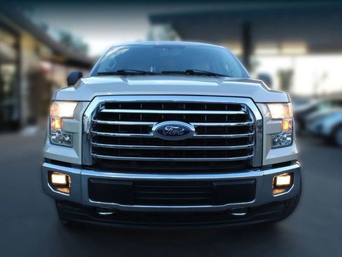 Used 2017 Ford F150 XLT w/ Equipment Group 302A Luxury image 8