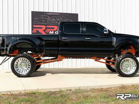 Used 2022 Ford F350 Platinum AWD/4WD image 11