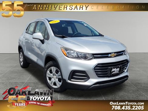 Used 2017 Chevrolet Trax LS FWD image 1