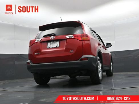 Used 2015 Toyota RAV4 LE AWD/4WD image 33