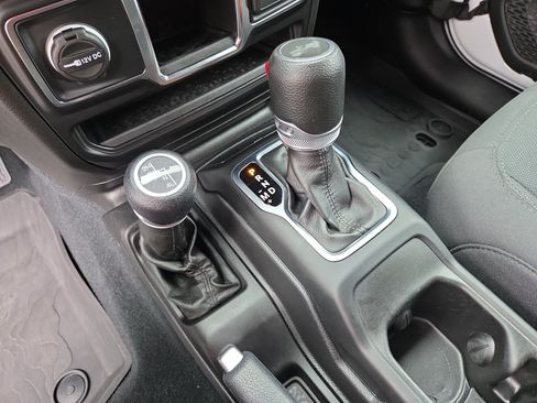 Certified 2022 Jeep Wrangler Unlimited Sport AWD/4WD image 28