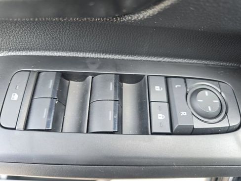 Used 2025 Toyota Tacoma SR5 image 26