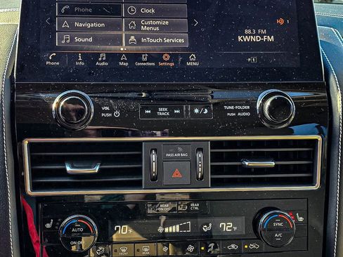 Used 2023 INFINITI QX80 Premium Select w/ All-Season Package image 16