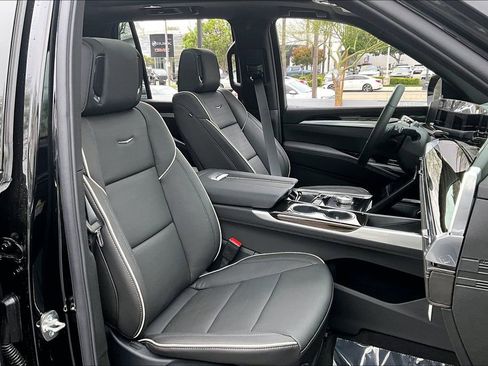 New 2026 Cadillac Escalade Luxury w/ LPO, Floor Liner Package AWD/4WD image 33