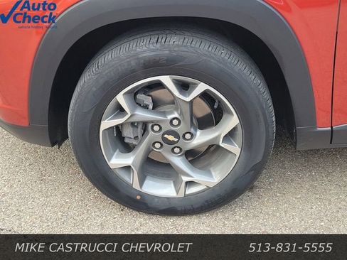 Used 2024 Chevrolet Trax LT FWD image 9