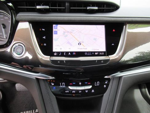 Certified 2025 Cadillac XT6 Premium Luxury w/ Platinum Package AWD/4WD image 28