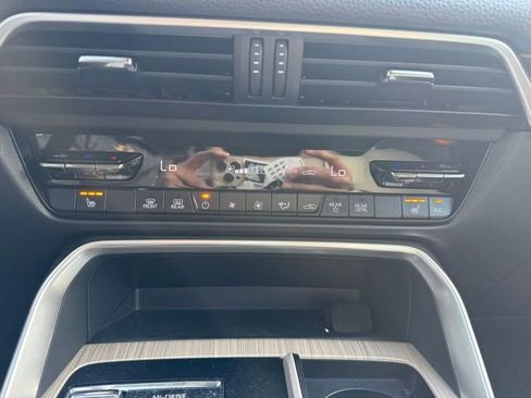 Used 2025 MAZDA CX-90 3.3 Turbo w/ Preferred Package image 11