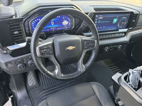 Used 2023 Chevrolet Silverado 1500 LT image 18