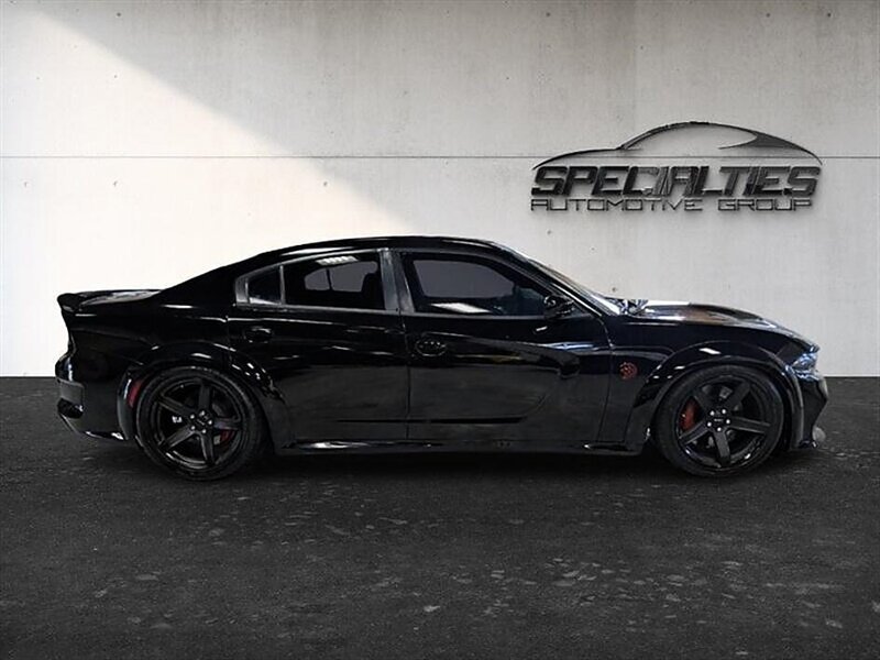Used 2018 Dodge Charger SRT Hellcat w/ Harman/Kardon Audio Group RWD image 11
